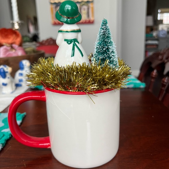 Christmas Lady Handmade Vintage Christmas Vignette/Diorama Decoration - Picture 5 of 10